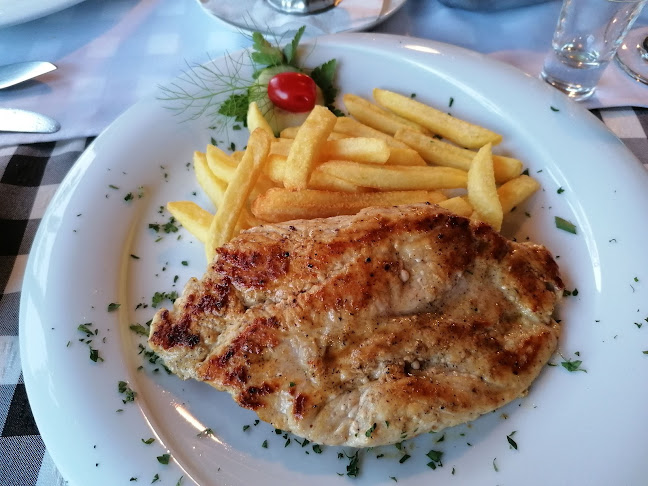 Comentarii opinii despre Lara