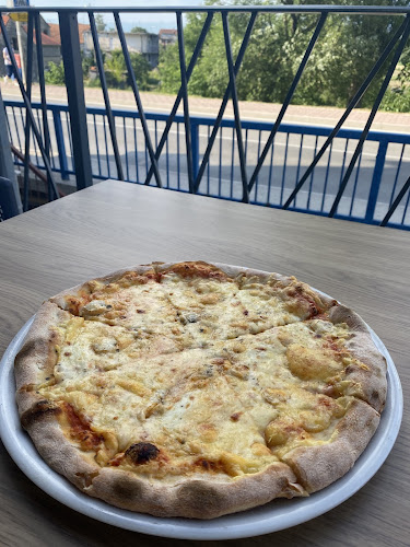 Fast food '' Full House'' - Gastronomija i ugostiteljstvo