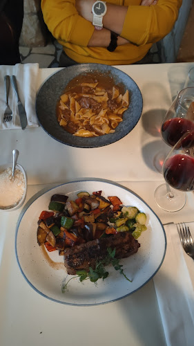 Restaurant Konoba Daniela - Gastronomija i ugostiteljstvo