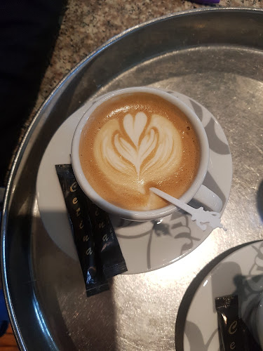 Caffe Bar Cetina - Gastronomija i ugostiteljstvo