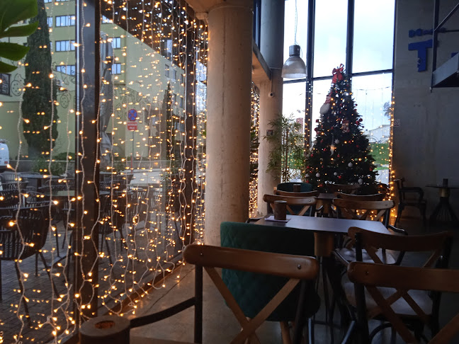 Cvite Fiskovića 3, 21000, Split