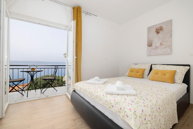 Živogošće-Porat - Gastronomija i ugostiteljstvo