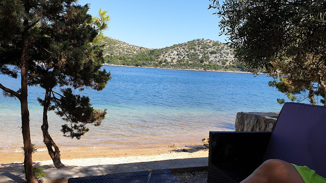 Konoba Porto Rosso - Gastronomija i ugostiteljstvo