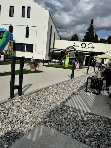 Opinii despre Arena Solin în Klis - Gastronomija i ugostiteljstvo