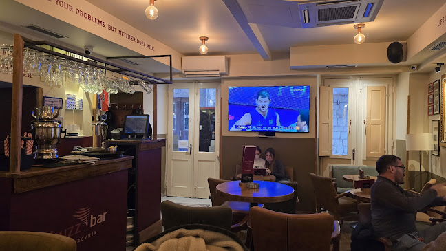 Comentarii opinii despre Buzz Bar