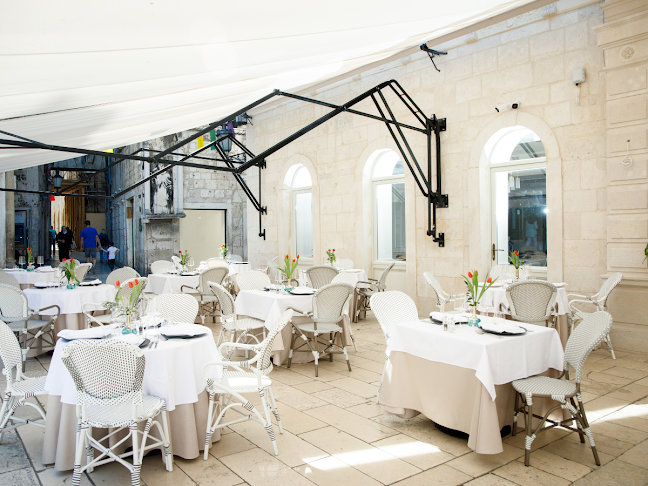 Narodni trg 1, 21000, Split