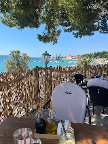 Opinii despre Čipa în Sveti Filip i Jakov - Gastronomija i ugostiteljstvo