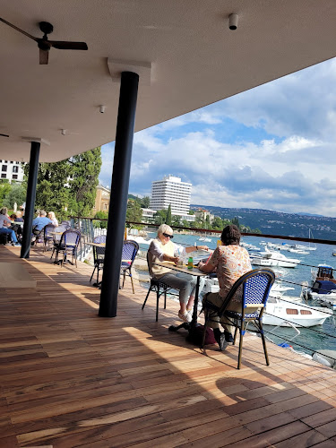 Comentarii opinii despre Bistro Yacht club