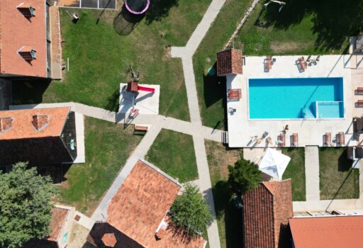 Opinii despre Hostel Majsić în Otočac - Gastronomija i ugostiteljstvo