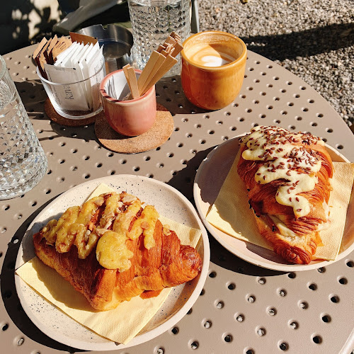 Ul. Ante Starčevića 2/1, 21000, Split