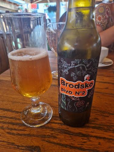 Comentarii opinii despre The Edge