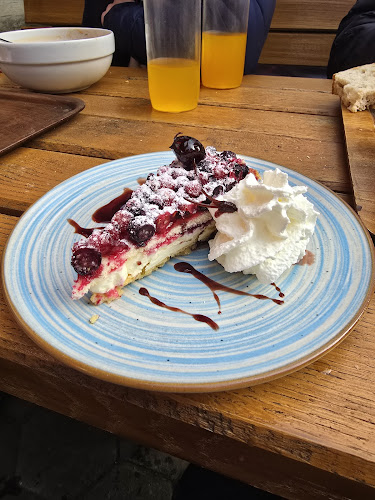 Opinii despre Planinarski dom Grafičar / Malo Sljeme d.o.o. în Zagreb - Gastronomija i ugostiteljstvo