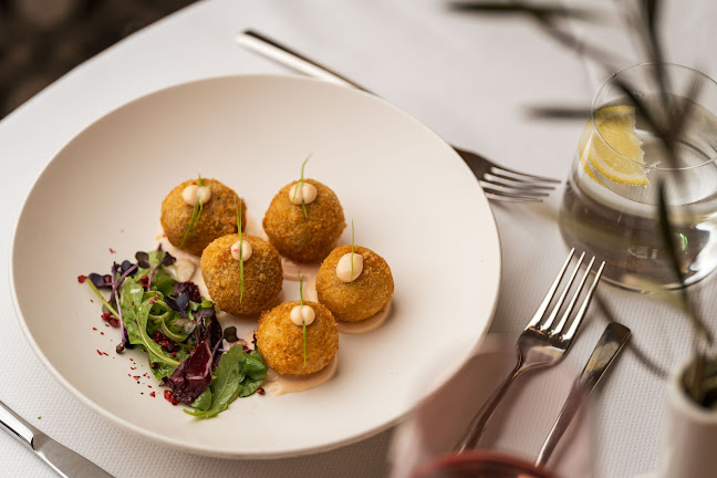 Central Kavana & Restaurant