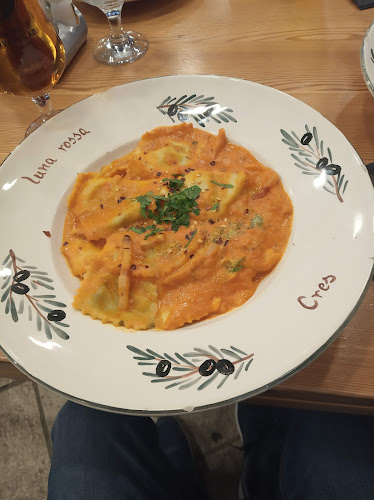 Pizzeria i spaghetteria Luna Rossa - Gastronomija i ugostiteljstvo