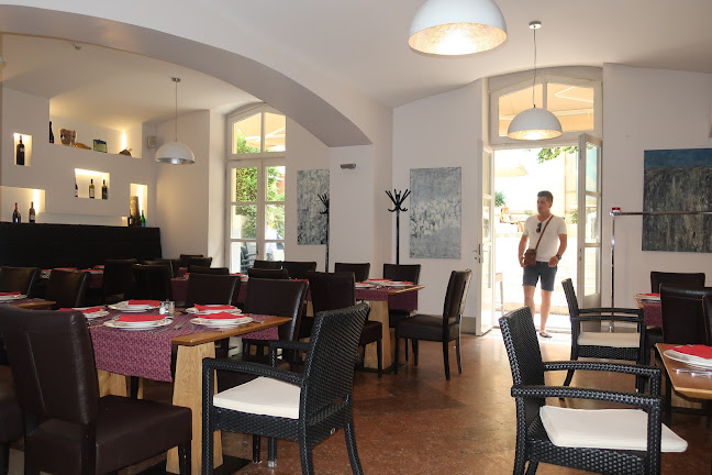 Trg Republike Hrvatske 10, 10000, Zagreb