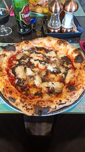 Opinii despre Ventidue Pizza & Bar în Osijek - Gastronomija i ugostiteljstvo