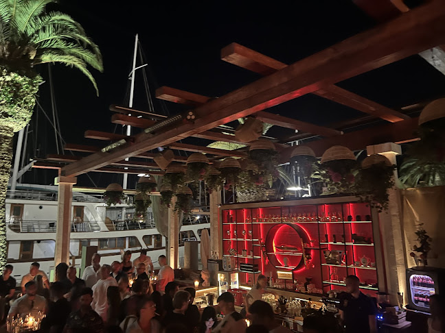Carpe Diem Bar (Hvar Town) - Gastronomija i ugostiteljstvo