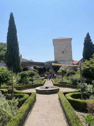 Srednjovjekovni samostanski mediteranski vrt Sv. Lovre - Gastronomija i ugostiteljstvo