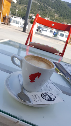 Comentarii opinii despre Fabrika bistro