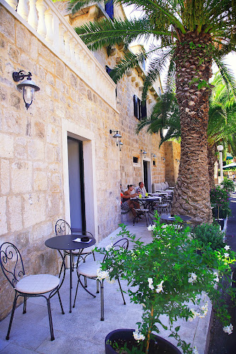 Bistro Vila Marija Splitska Brač - Supetar