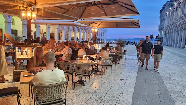 Ul. bana Josipa Jelačića 1, 21000, Split