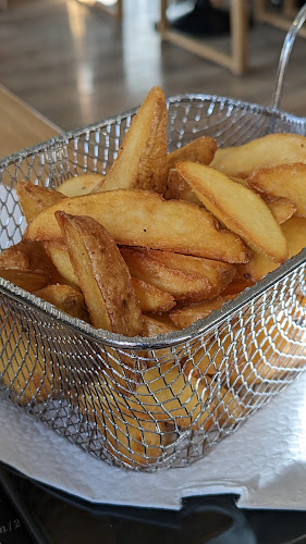 Bernarda pizza pasta burger - Gastronomija i ugostiteljstvo