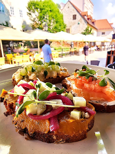 Caffe bar Jupi - Gastronomija i ugostiteljstvo