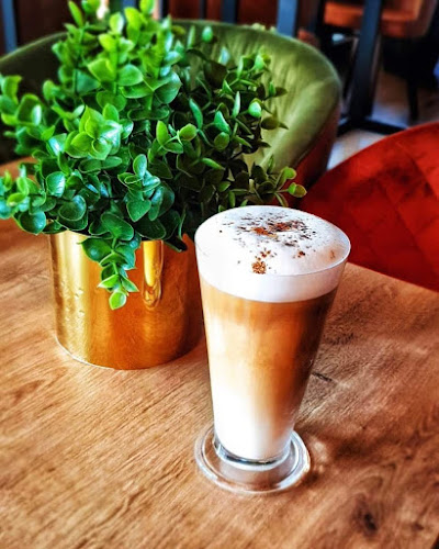 Caffe bar Karizma - Gastronomija i ugostiteljstvo