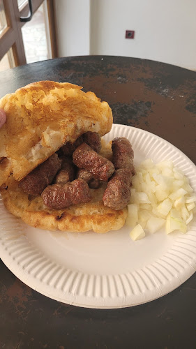 Fast Food Three Queens - Gastronomija i ugostiteljstvo