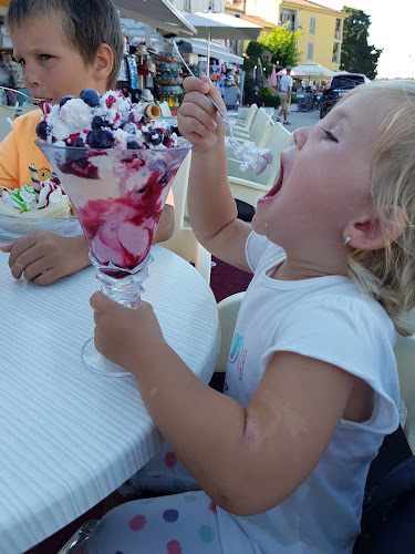 Opinii despre Slastičarna Kairo în Novigrad - Gastronomija i ugostiteljstvo