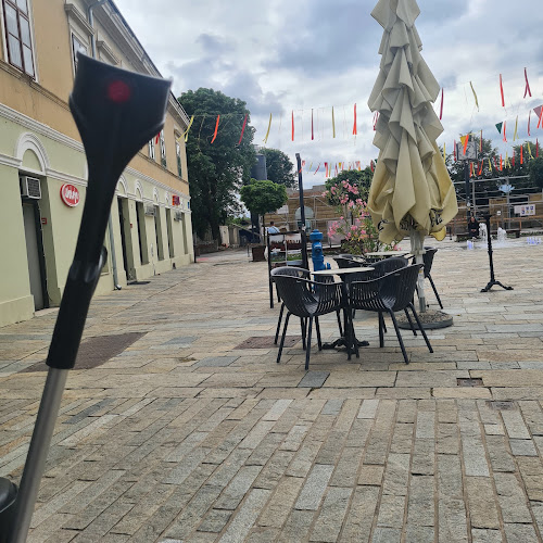 Tri jagode - slastičarna i pizzeria - Gastronomija i ugostiteljstvo