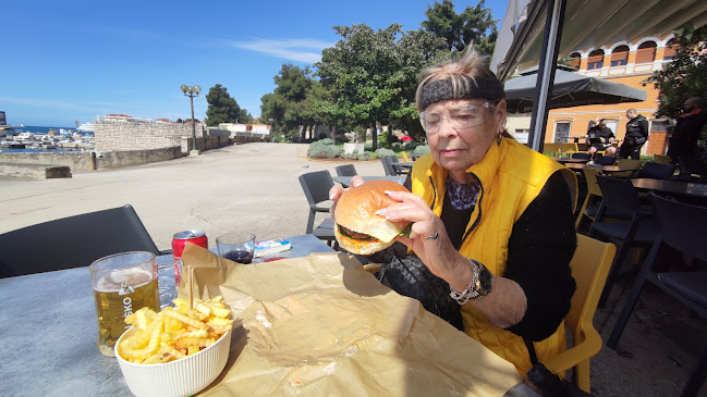 Ul. Rade Končara 2, 52440, Poreč