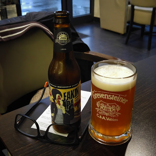 Comentarii opinii despre News Bar Caffe