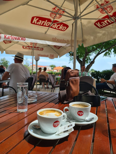 Trg braće Radić 2, 23232, Nin