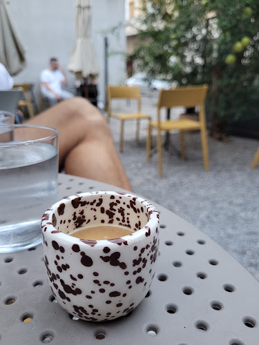 Ul. Ante Starčevića 2/1, 21000, Split