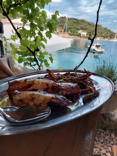 Opinii despre Trattoria Mala Rava în Zadar - Gastronomija i ugostiteljstvo