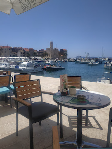 Ul. Riva Svetoga Mikule 38, 21485, Komiža