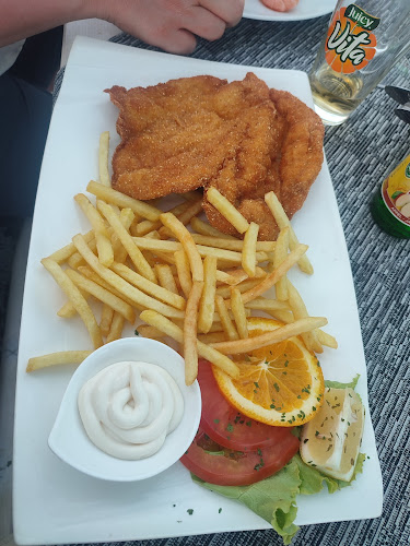 Ahipara zalogajnica, Podgora - Gastronomija i ugostiteljstvo