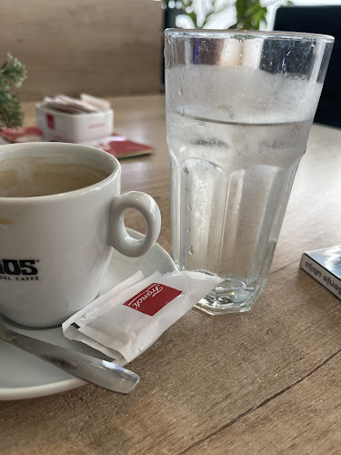 Opinii despre Caffe Bar "Mala Kate" în Supetar - Gastronomija i ugostiteljstvo