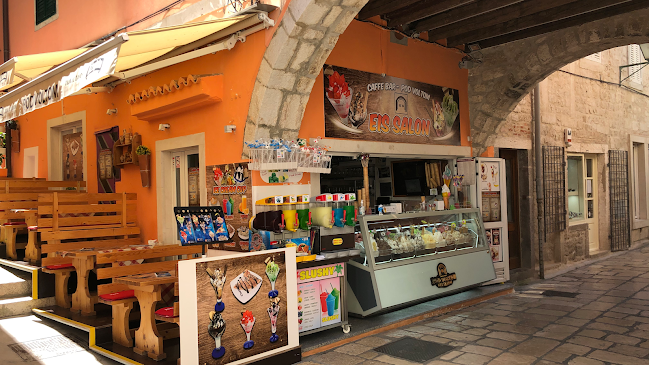 Caffe Bar Pod Voltom