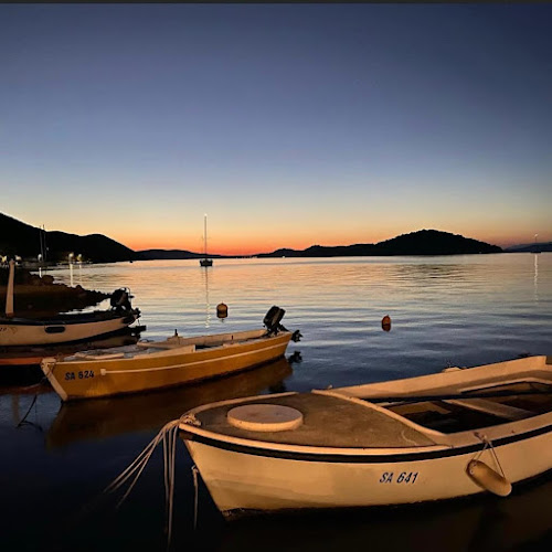 Konoba Zlatna Vala (ex. Supina) - Gastronomija i ugostiteljstvo