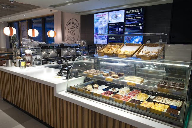 McDonald's Vrata Jadrana, Kastav - Gastronomija i ugostiteljstvo