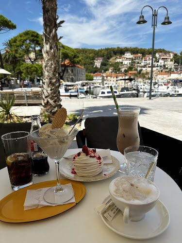 Hvar, Trg hrvatskog narodnog preporoda, 21465, Jelsa