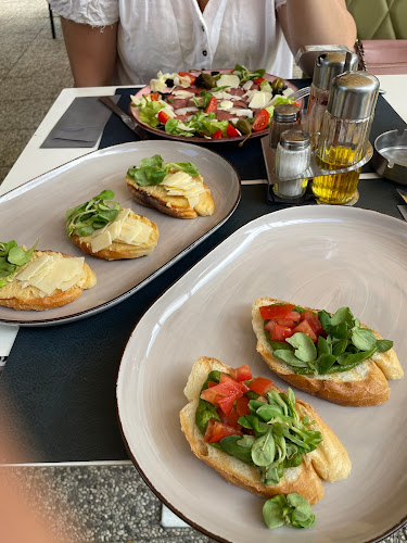 Ul. kralja Tomislava 15, 21000, Split