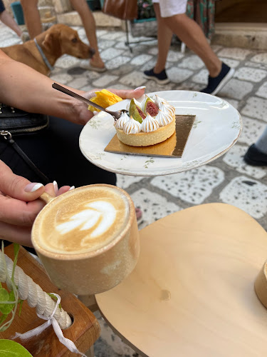 Kroz Burak 17, 21450, Hvar