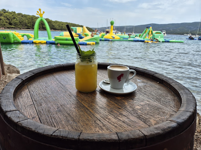 Beach Kafic - Gastronomija i ugostiteljstvo