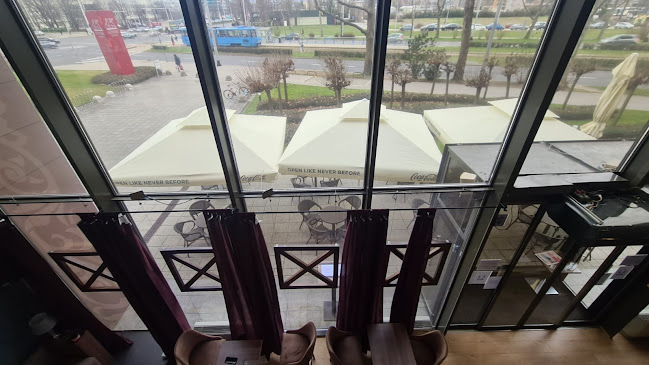 Ally McBee - Gastronomija i ugostiteljstvo