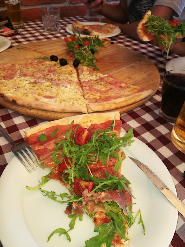 Trg hrvatskih velikana 7, 23210, Biograd na Moru