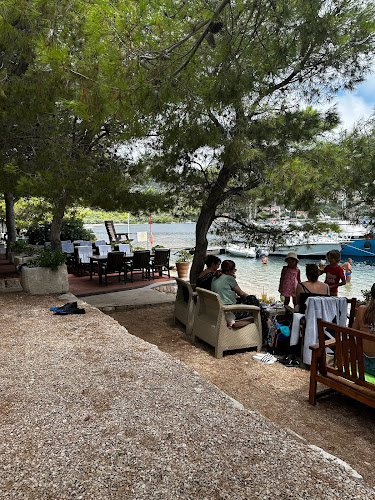 Opinii despre Konoba Porto Rosso în Lastovo - Gastronomija i ugostiteljstvo