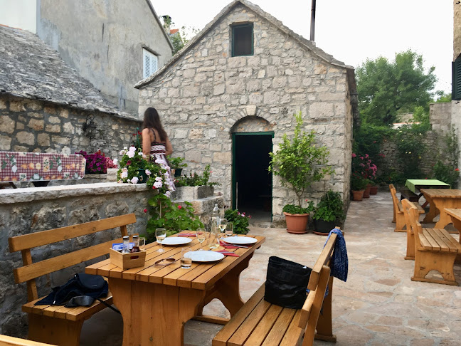 Opinii despre Pansion Konoba Tomić în Gornji Humac - Gastronomija i ugostiteljstvo